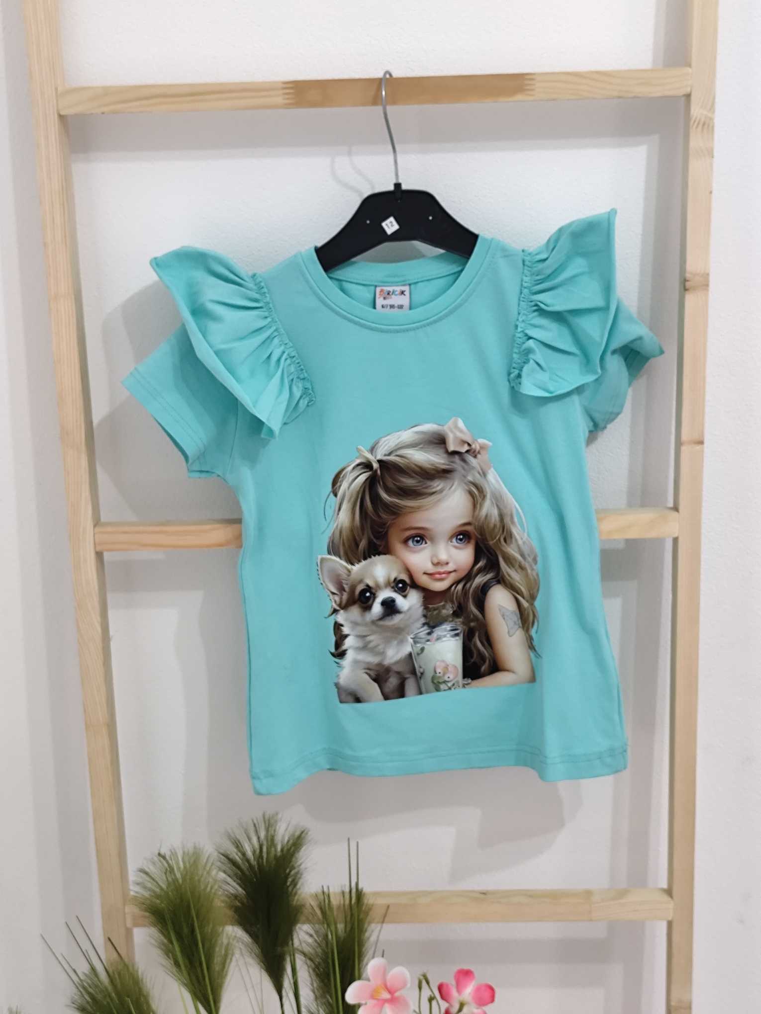 Bluzka dla dziewczynki z aplikacja.