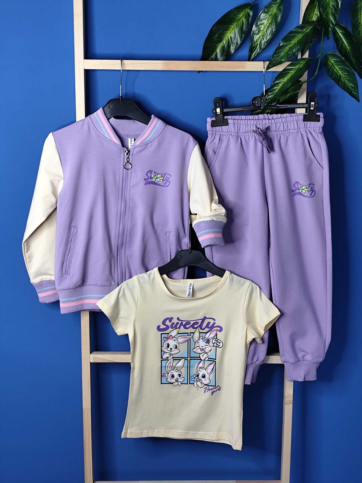 Komplet dresowy 3 częściowy , bawełna z elastanem .