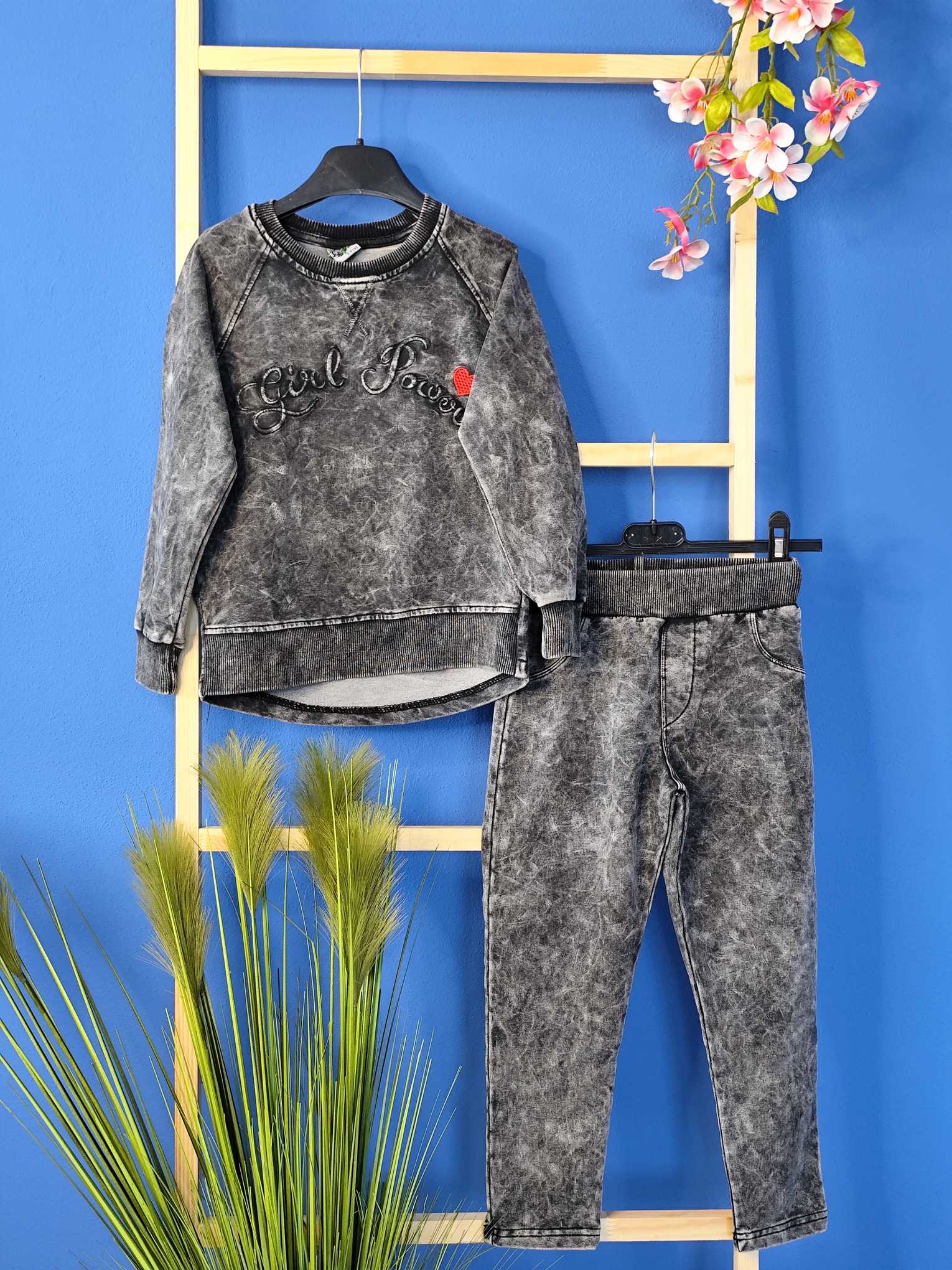 Komplet dla dziewczynki ,miękki materiał , bawełna z elastanem-dekatyzowany,